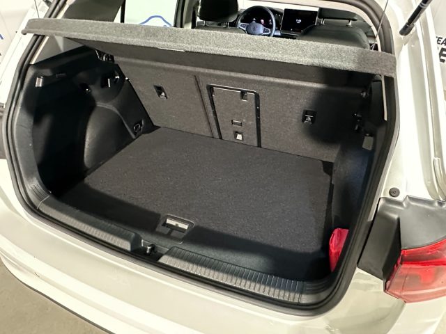VOLKSWAGEN Golf usata, con Gancio traino