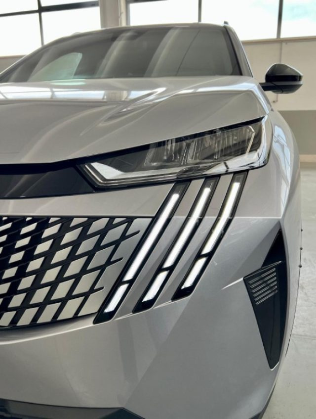 PEUGEOT 5008 usata, con Frenata d