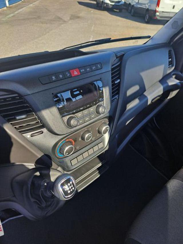 IVECO Daily usata, con Autoradio digitale