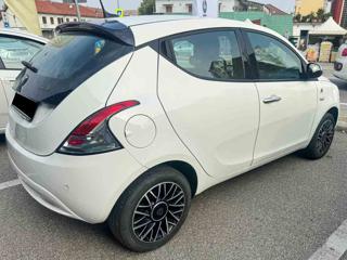 LANCIA Ypsilon usata, con Airbag