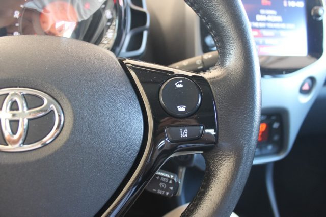 TOYOTA Aygo usata, con Airbag testa