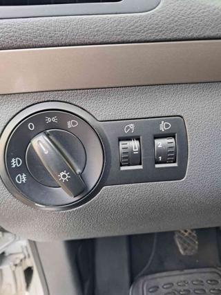 VOLKSWAGEN Touran usata 20