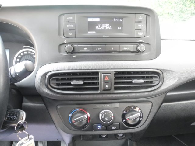 HYUNDAI i10 usata, con Volante multifunzione
