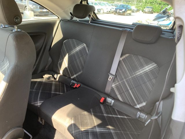 OPEL Corsa usata, con Climatizzatore