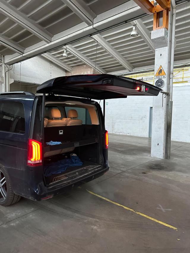 MERCEDES-BENZ V 250 usata, con Leve al volante