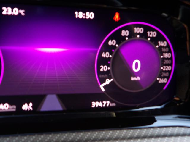 VOLKSWAGEN Golf usata, con Touch screen