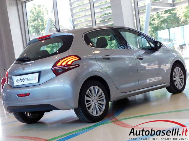 PEUGEOT 208 usata, con Airbag testa