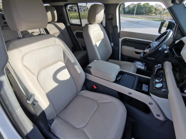 LAND ROVER Defender usata, con Interni in pelle