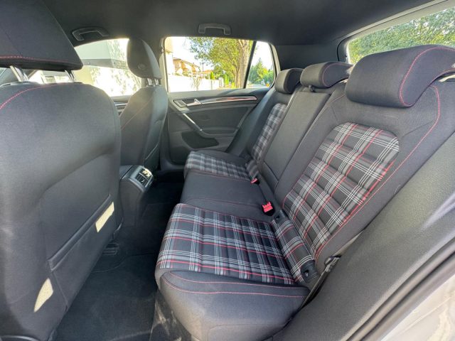 VOLKSWAGEN Golf GTI usata, con Touch screen
