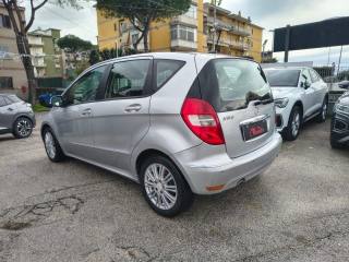 MERCEDES-BENZ A 180 usata, con Alzacristalli elettrici