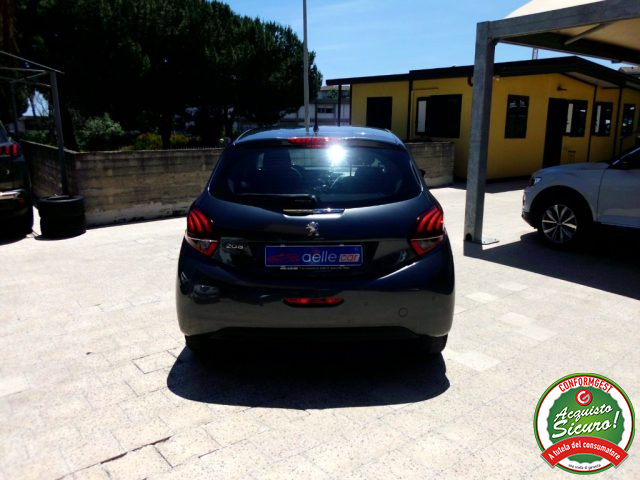 PEUGEOT 208 usata, con Autoradio