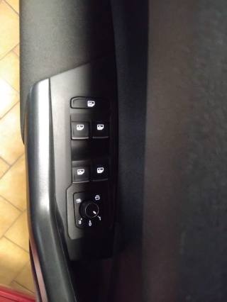 VOLKSWAGEN Taigo usata, con Frenata d