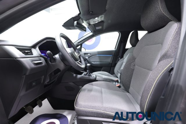 RENAULT Captur usata, con Volante in pelle