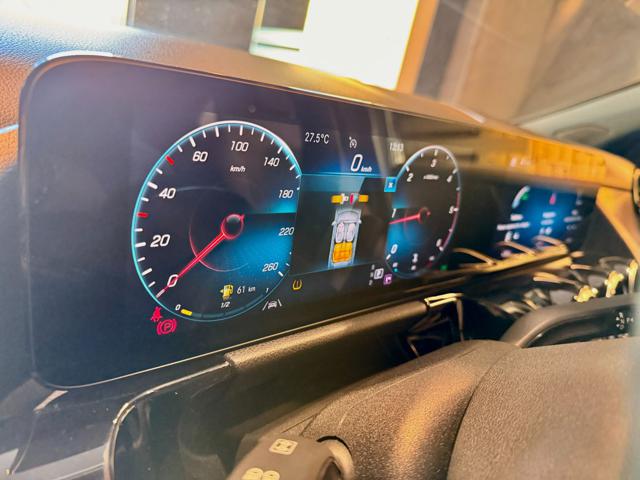 MERCEDES-BENZ GLA 200 usata, con Fari LED