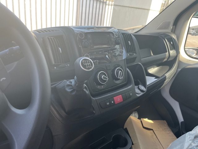 PEUGEOT Boxer usata, con Climatizzatore