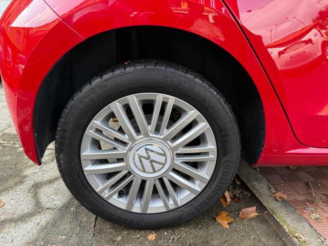 VOLKSWAGEN up! usata, con Autoradio digitale