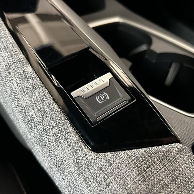 PEUGEOT 5008 usata, con Luci diurne LED