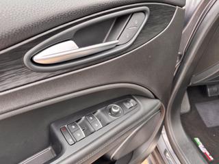 ALFA ROMEO Stelvio usata, con Sensore di luce
