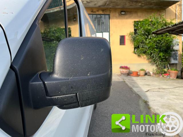 RENAULT Trafic usata 37