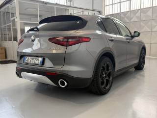 ALFA ROMEO Stelvio usata, con Alzacristalli elettrici