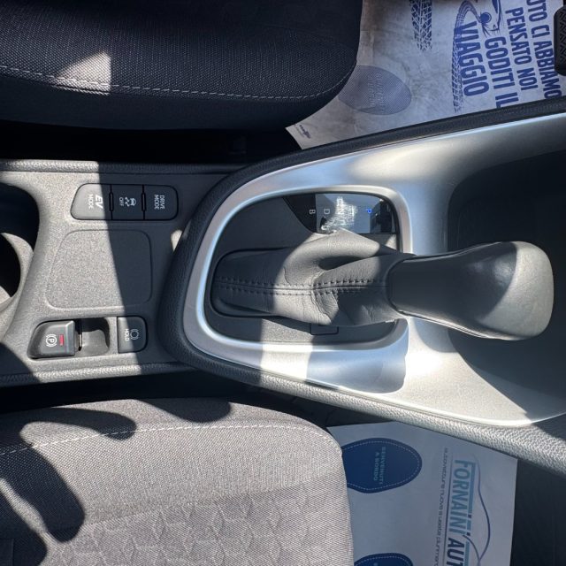 TOYOTA Yaris usata, con Touch screen