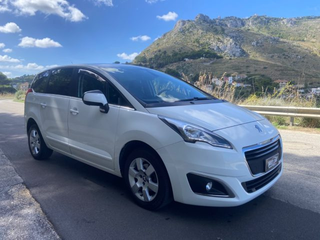 PEUGEOT 5008 usata, con Cerchi in lega