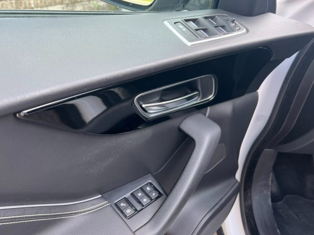 JAGUAR F-Pace usata, con Fari Xenon
