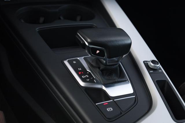 AUDI A4 usata, con Volante multifunzione