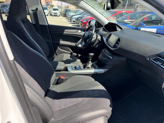 PEUGEOT 308 usata, con Controllo automatico clima