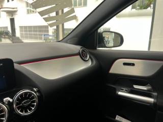 MERCEDES-BENZ GLA 180 usata, con Volante in pelle