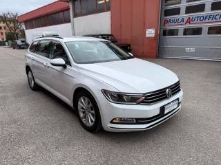 VOLKSWAGEN Passat Variant usata, con Airbag laterali