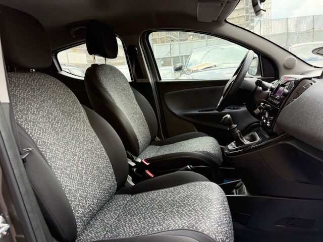 LANCIA Ypsilon usata, con ESP