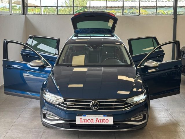 VOLKSWAGEN Passat Alltrack usata, con Airbag