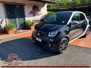 SMART ForFour 70 1.0 twinamic Prime BRABUS Style LED!