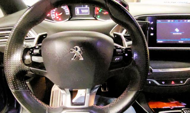 PEUGEOT 308 usata, con Volante in pelle