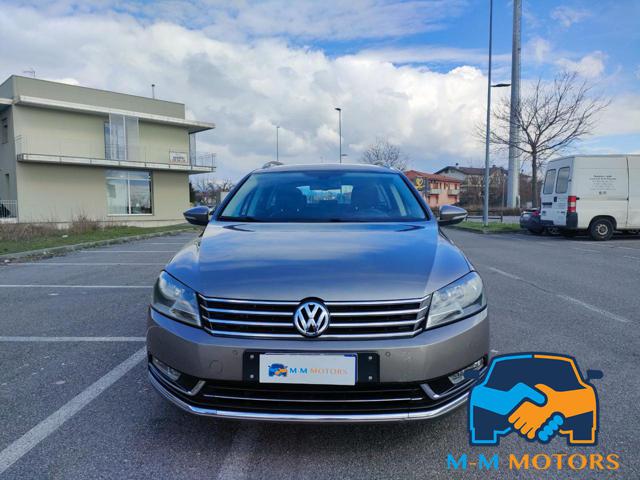 VOLKSWAGEN Passat usata, con Airbag