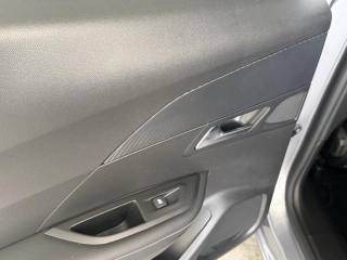 PEUGEOT 2008 usata, con Fari LED