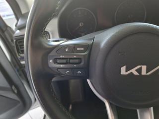 KIA Stonic usata, con Autoradio digitale