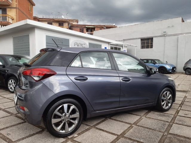 HYUNDAI i20 usata, con Airbag laterali