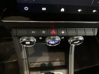 RENAULT Captur usata, con Hill holder