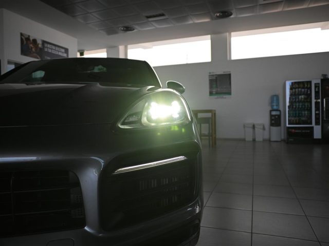 PORSCHE Cayenne usata, con Sensore di luce