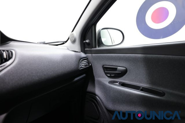 LANCIA Ypsilon usata 26