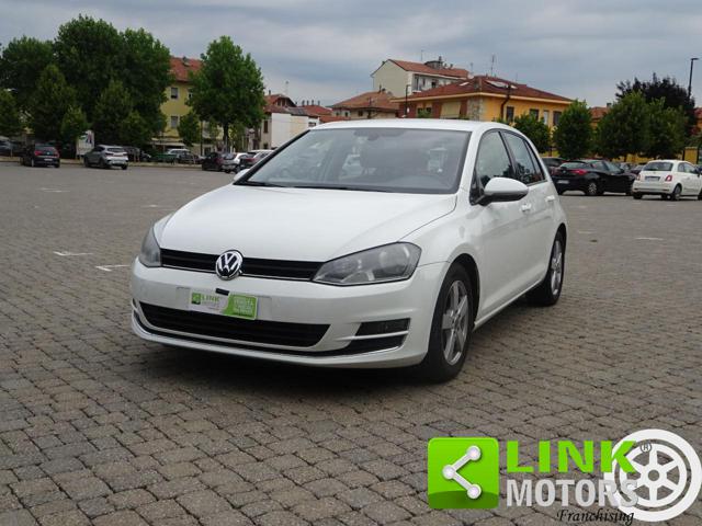VOLKSWAGEN Golf usata, con USB