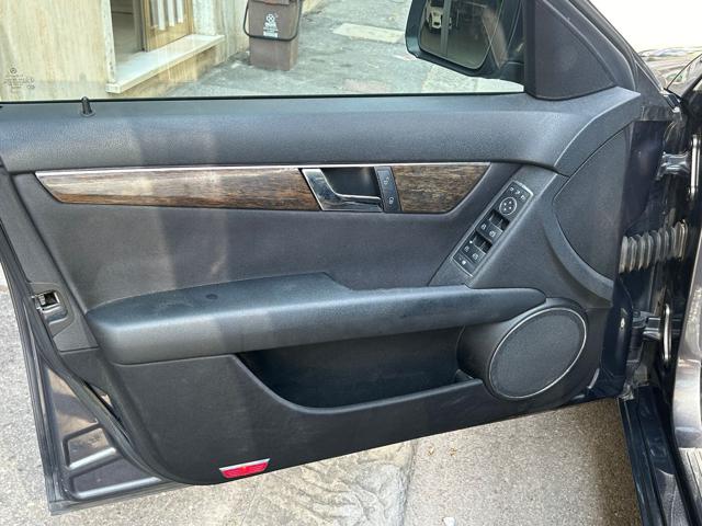 MERCEDES-BENZ C 220 usata, con Chiusura centralizzata