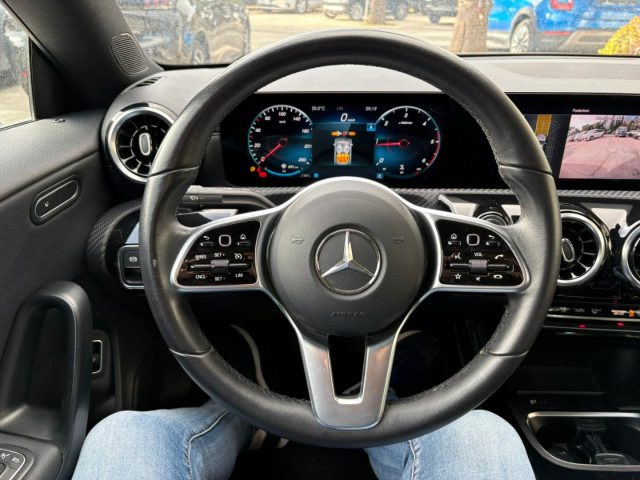 MERCEDES-BENZ CLA 180 usata, con Controllo automatico clima