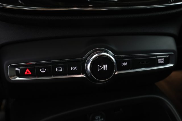 VOLVO XC40 usata 12
