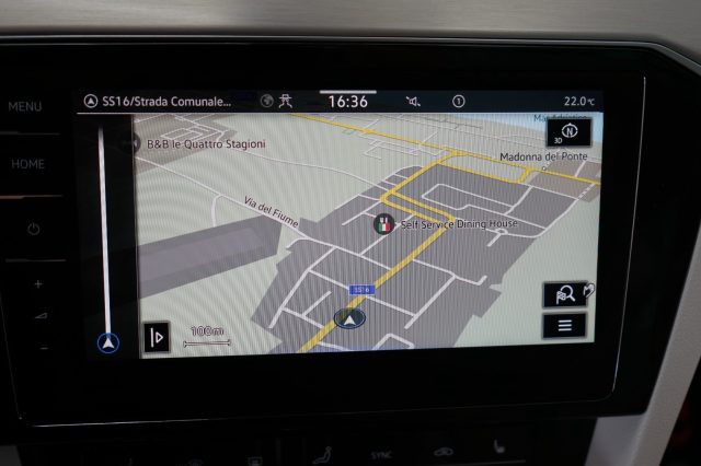 VOLKSWAGEN Passat Variant usata, con Freno di stazionamento elettrico