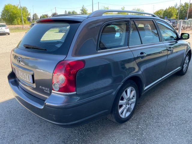 TOYOTA Avensis usata, con Cerchi in lega