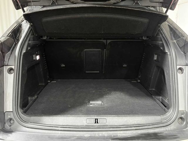 PEUGEOT 3008 usata, con Sedile posteriore sdoppiato