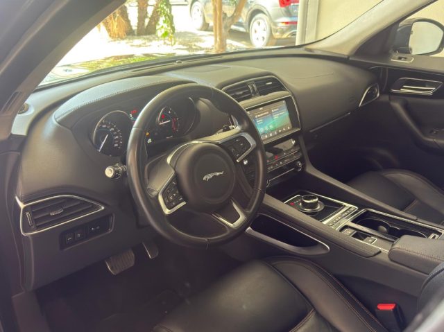 JAGUAR F-Pace usata, con Fari LED
